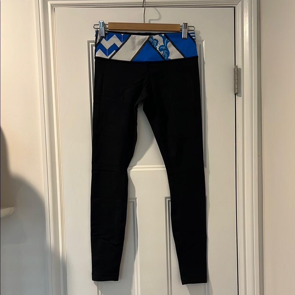Lululemon Original Black and Blue Groove Leggings - Reversible